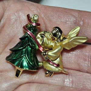 Vintage Goldtone Signed GIGI GIUSTI Angel & Enamel Christmas Tree Brooch Pin